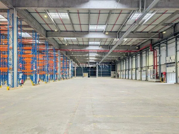 Entrepôt 23494 m²