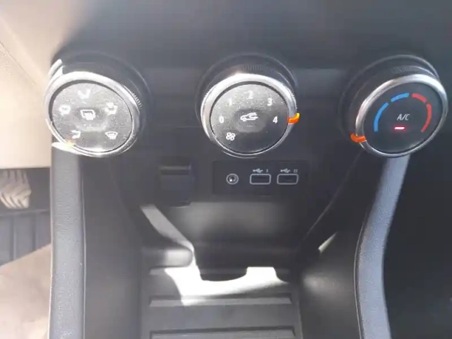 Renault Clio blue dci 100 ch gsr2 — photo 20