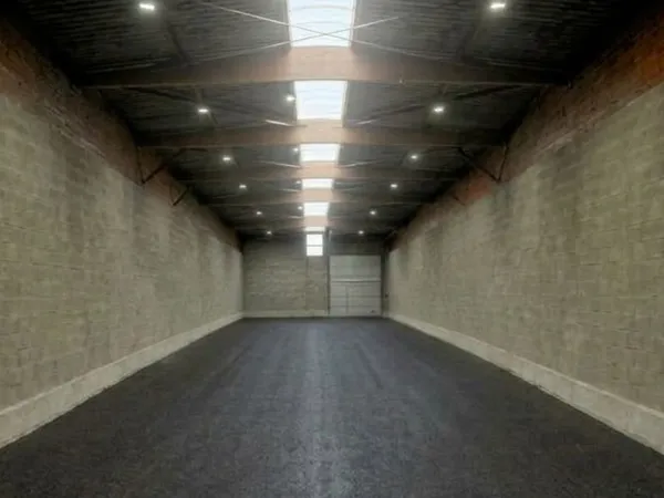 Amiens Nord - Ateliers/entrepôts 495 m² - 262 k et 990 m² - 472 k