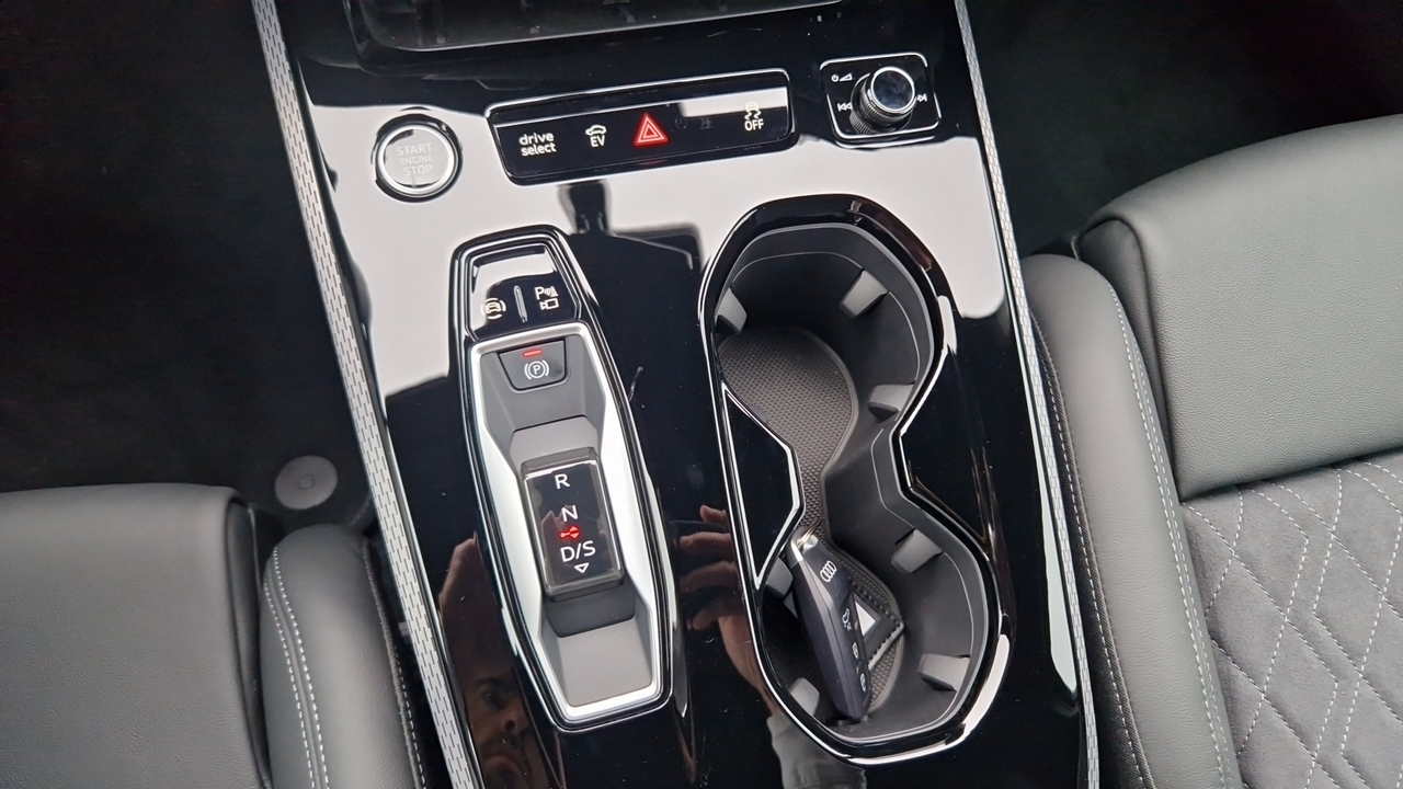 Audi A5 e-hybrid 299 ch S tronic 7 Quattro — photo 24