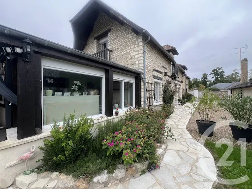 Maison 6 pièces 180 m²