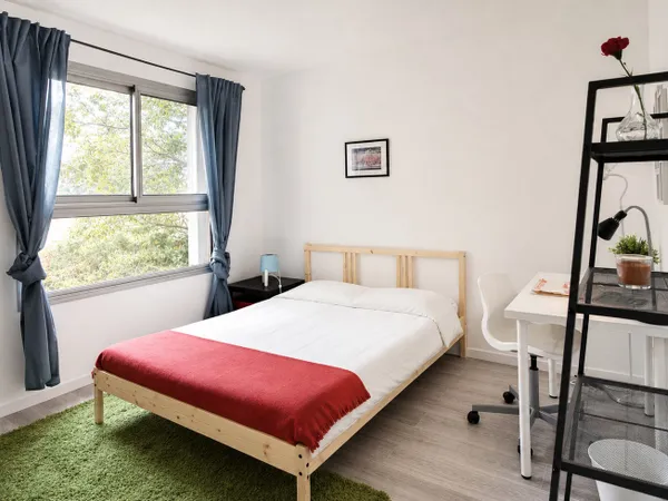 Chambre agréable et lumineuse – 14m²