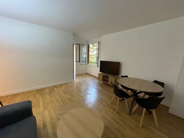 Location appartement meublé à Paris 2 pièces