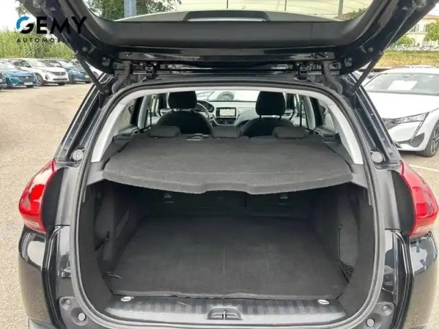 Peugeot 2008 puretech 82ch bvm5 — photo 6
