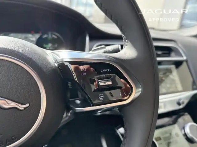 Jaguar I-Pace ev400 r-dynamic se awd — photo 11