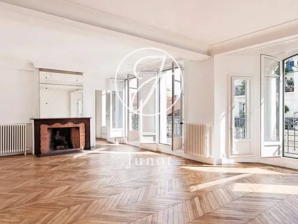 Appartement 6 pièces 159 m²
