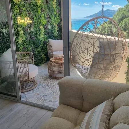 Exclusif à Cannes Disponible au mois, tout inclus
