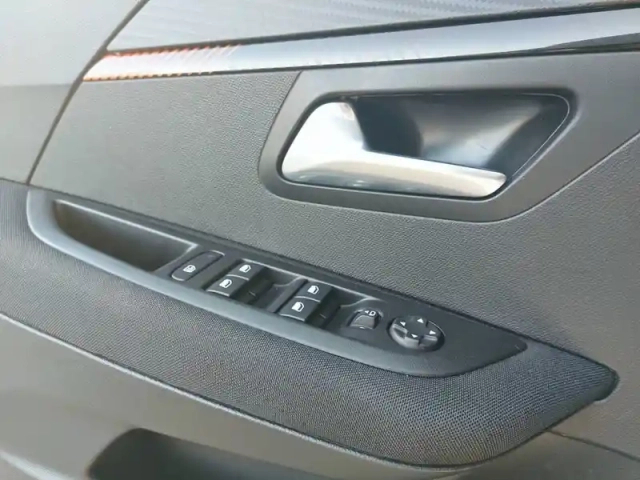 Peugeot 208 puretech 75 s&amp;s bvm5 — photo 19