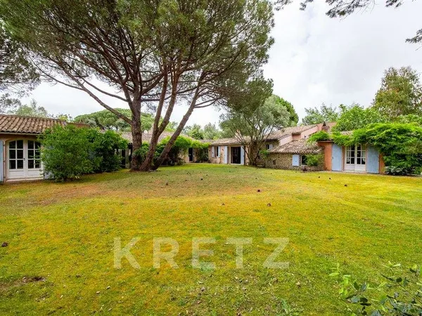 Maison 10 pièces 257 m²