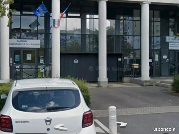 Place de parking sécurisée - Bussy-Saint-Georges - RER A
