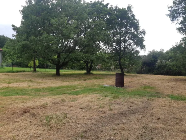 Terrain 1000 m²