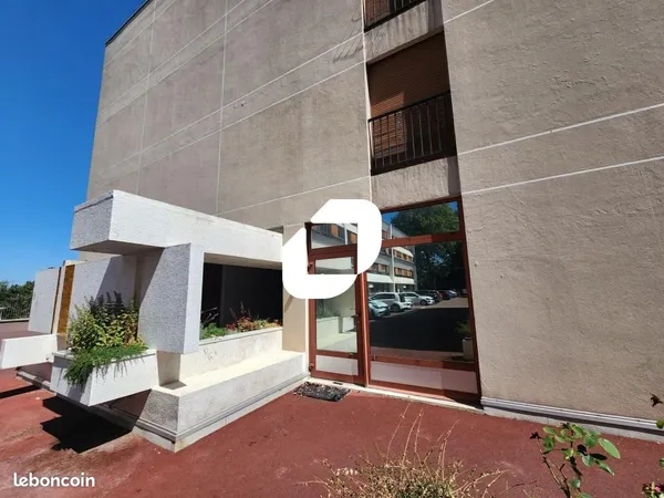 Bureau 106 m²