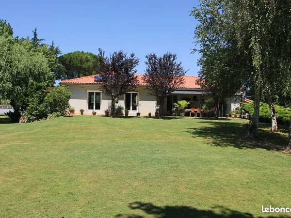 Villa 7 pièces 168 m²