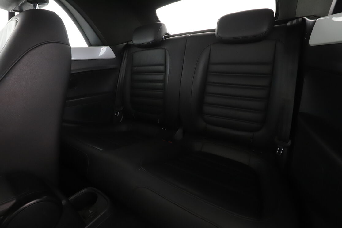Volkswagen Beetle Cabriolet 2.0 TDI BlueMotion Tech Couture DSG6 — photo 13
