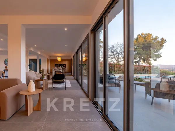 Aix-en-Provence - Villa contemporaine neuve de 220 m2 , 4. chambres, avec vue panoramique exception