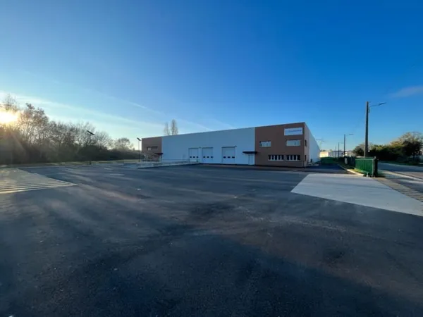 Entrepôt / Local industriel à LOUER
