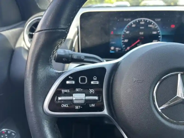 Mercedes Glb 200 d business line — photo 13