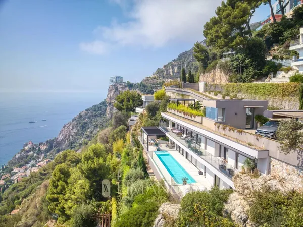 Maison 7 pièces 570 m²