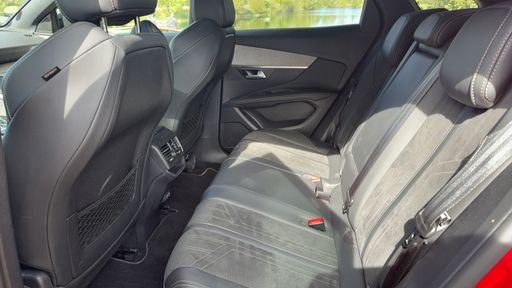 Peugeot 3008 1.5 BlueHDi 130 EAT8 - GT-Line – 2021 – 60050 km – Diesel – Boîte Automatique — photo 45