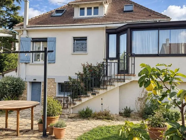 Maison 8 pièces 151 m²