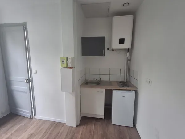 IMMEUBLE DE RAPPORT LILLE FIVES PLACE MADELEINE CAULIER EMPLACEMENT No1 FACE AU MÉTRO