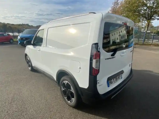 Ford Transit Courier fourgonnette 1.5 ecoblue 100ch active — photo 13