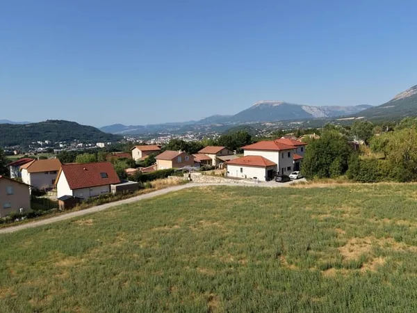 Terrain 555 m²