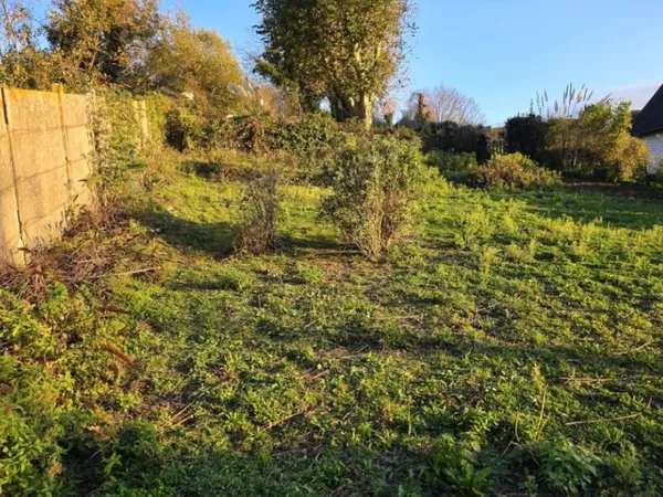 Terrain 700 m²