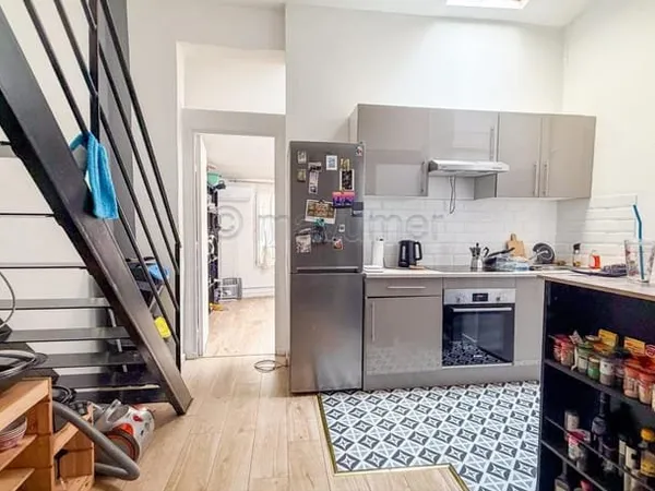 Immeuble de 4 appartements Types 2 et 3 angle bd Baille/Lodi 13006 MARSEILLE