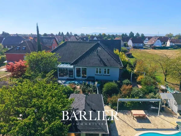 Maison de plain-pied 6 pièces 235 m²