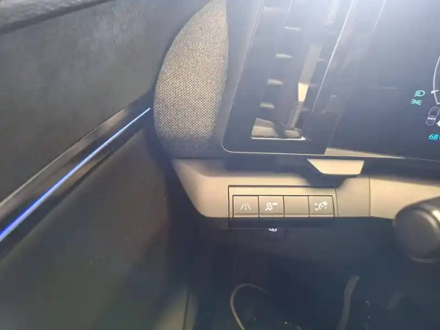 Renault Megane e-tech ev60 220 ch super charge — photo 32