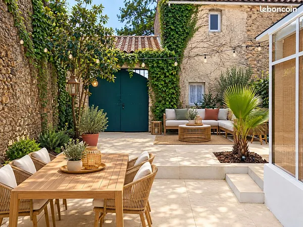 Maison de charme rénovée, louée à l'année - 3 chambres avec 3 salles d'eau et wc - Verrière intérieu
