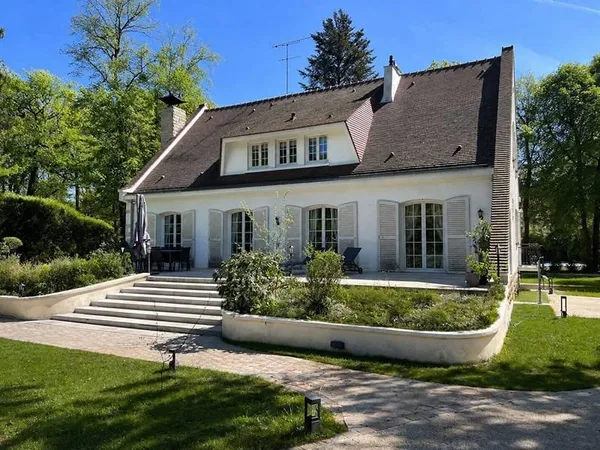 Maison 8 pièces 225 m²