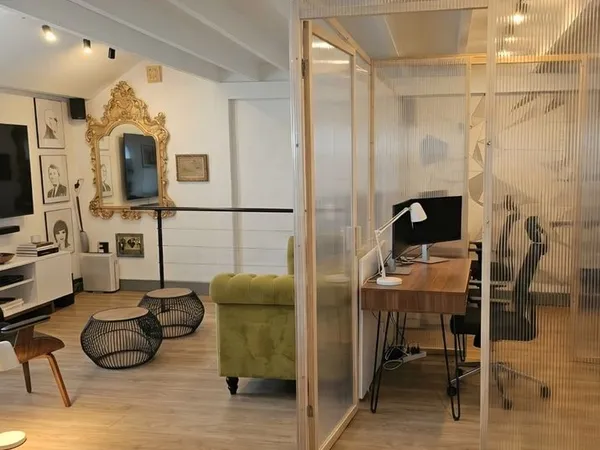 Espace de Coworking Pro & Convivial - Places en Bureaux Cloisonnés & Open Space (48 m²)