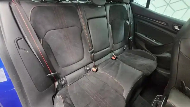 Renault Megane mégane iv berline e-tech plug-in hybride 160 — photo 22