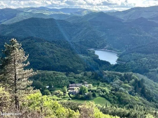 Un hameau touristique d'exception au coeur du parc naturel du haut-languedoc