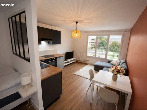 T1 bis meublé 30 m² + parking - 570 CC - Évreux