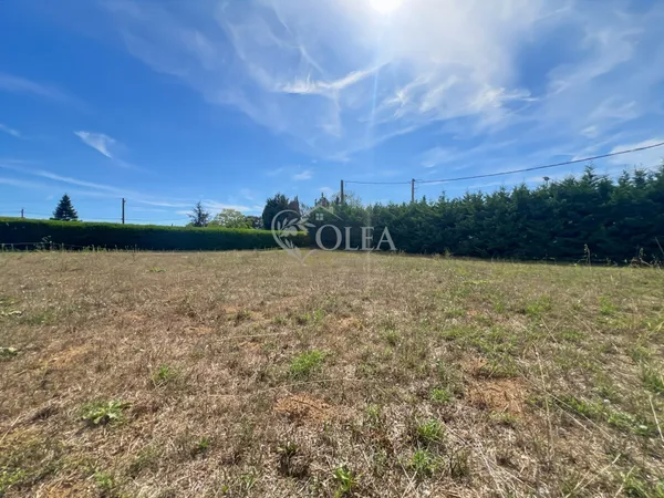 SOUS OFFRE : RARE À SAINT-QUENTIN-LA-POTERIE  630 m², TOUT