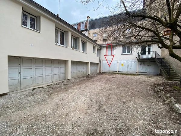 Parking/box BESANCON