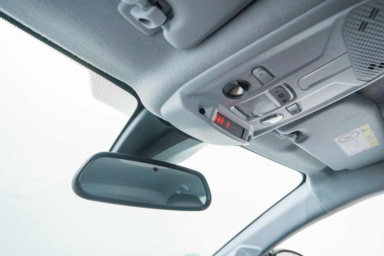 Peugeot 208 — photo 29
