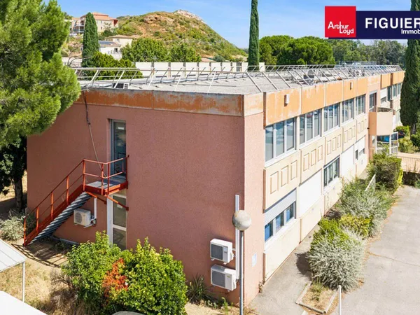 Bureaux 883 m²