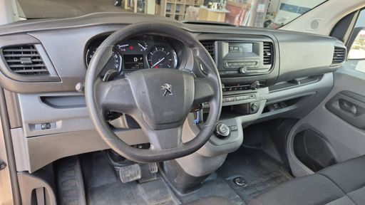 Peugeot Expert VU 2.0 HDi 145 EAT8 - Premium Standard – 2023 – 98000 km – Diesel – Boîte Automatique — photo 31