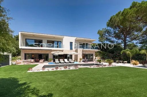 Maison 6 pièces 224 m²