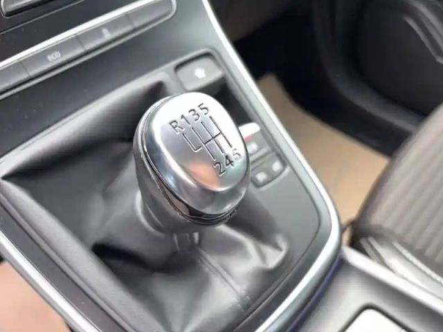 Renault Scenic blue dci 120 — photo 17