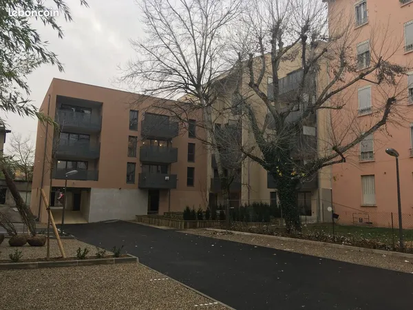 T2 Oullins dans résidence 2018