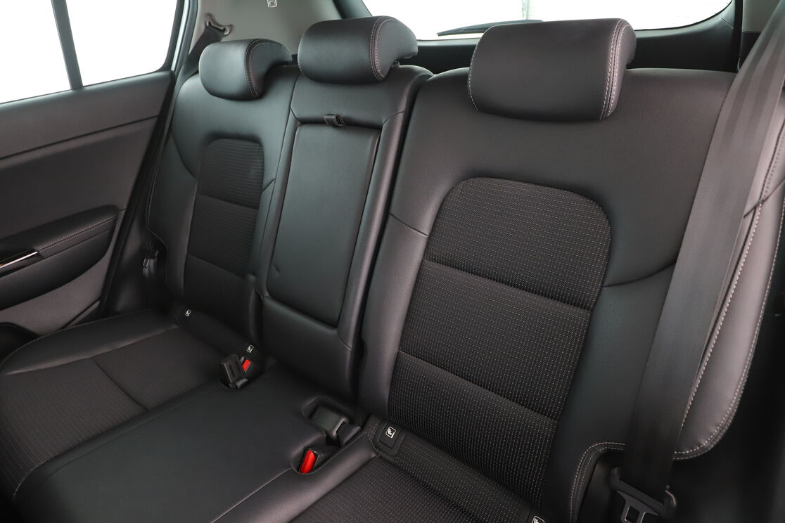 Kia Sportage 1.6 CRDi MHEV Black Edition 2WD DCT7 — photo 13