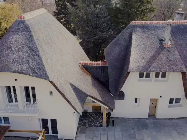 Chaumière de caractère rénovée 250 m² — parc arboré 6200 m² — DPE B