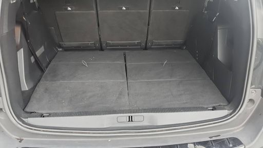 Peugeot 5008 2.0 BlueHdi 180 EAT8 - Gt Pack – 2022 – 126077 km – Diesel – Boîte Automatique — photo 53