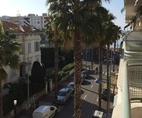 Trois pièces de 60 m² climatisé en bord de mer