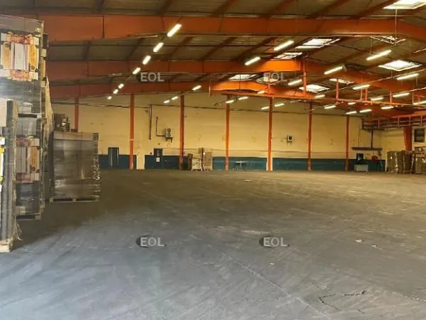 Local d'activité 3 380 m²